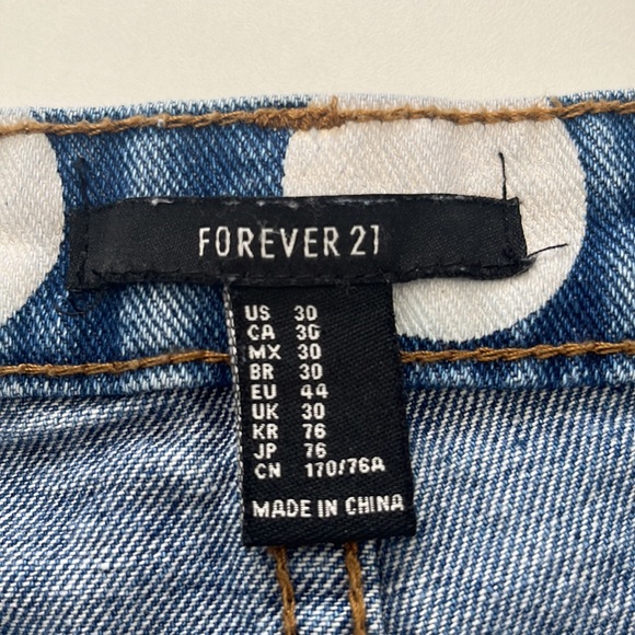 Forever 21 shorts Jean pants blue/white polkadot distressed women’s size 30 - Picture 6 of 6